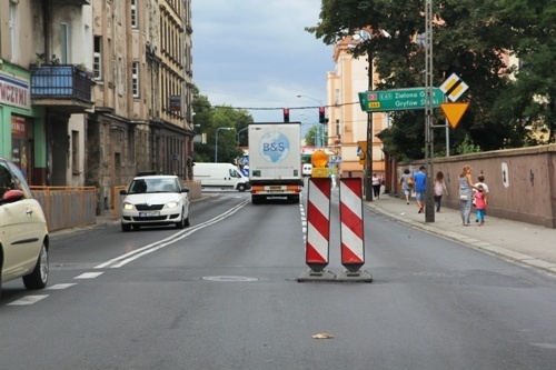 Zapadła się jezdnia na ul. Kartuskiej    