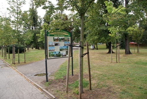  Tablice edukacyjne w parku