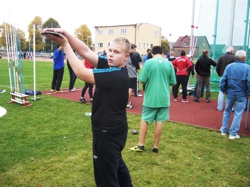 Świetne występy  młodych legnickich lekkoatlet&oacute;w