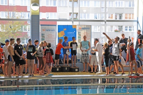 Młodzi legniccy pływacy wśr&oacute;d mistrz&oacute;w Zagłębia Miedziowego