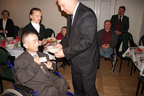 Opłatkowe spotkanie prezydenta z osobami niepełnosprawnymi 2013