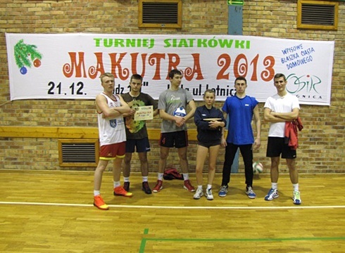 Makutra 2013 &ndash; świąteczny turniej siatk&oacute;wki 