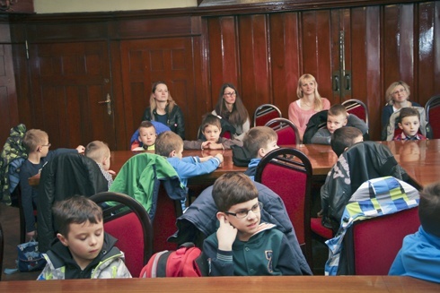 Pierwszoklasiści z wizytą w Urzędzie Miasta