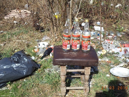 Bezrobotni pracując, sprzątają miasto