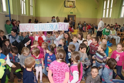 Kolejna mała bohaterka ze Szkoły Podstawowej nr 2. „Polka to nasza idolka”