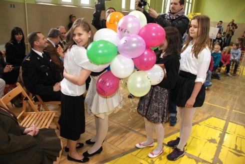 Kolejna mała bohaterka ze Szkoły Podstawowej nr 2. „Polka to nasza idolka”