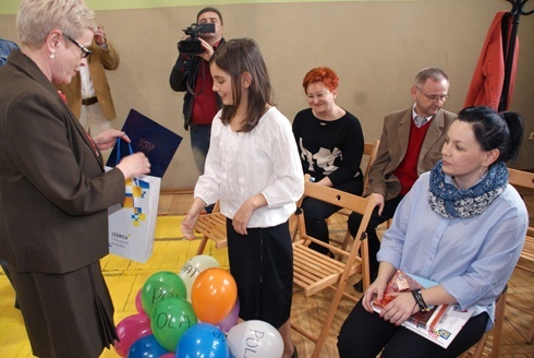 Kolejna mała bohaterka ze Szkoły Podstawowej nr 2. „Polka to nasza idolka”