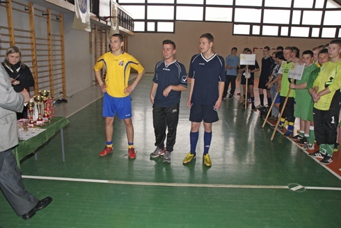 Mistrzostwa piłkarskie OHP w SP 16 w Legnicy 2014