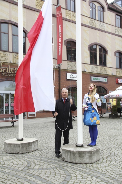 Biało-czerwona maj&oacute;wka