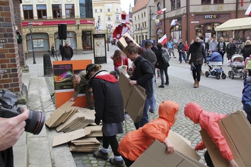 Biało-czerwona maj&oacute;wka  Biało-czerwona maj&oacute;wka