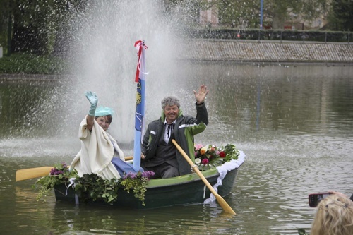 Biało-czerwona maj&oacute;wka  Biało-czerwona maj&oacute;wka