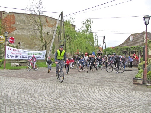 Rowerzyści na szlaku Czyngis Chana