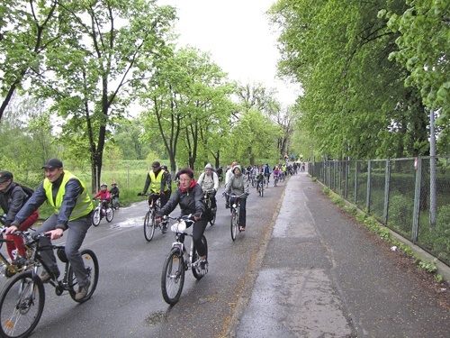 Rowerzyści na szlaku Czyngis Chana