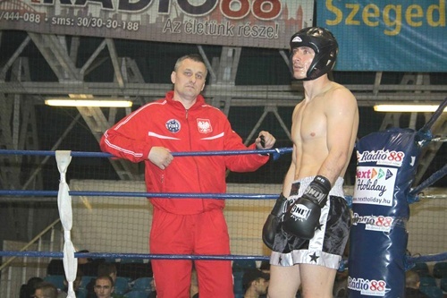 Legnicki policjant Zbigniew Prych supertrener Kickboxingu