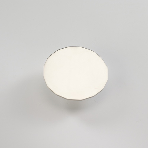 - Życzę wam doskonałej, ale i rozsądnej zabawy. Niech to będzie czas wytchnienia od nauki &ndash; pozdrowił wszystkich Tadeusz Krzakowski, dodając, że środowisko akademickie i studenckie to nadzieja na dalszy rozw&oacute;j miasta.  Kr&oacute;lowa i kr&oacute;l Juwenali&oacute;w powiedzieli, że ceremonia była dla nich trochę stresująca. Taki tłum ludzi. Ale to szybko minęło &ndash; m&oacute;wi kr&oacute;lewska para. &ndash; Podczas przemarszu mieszkańcy byli wobec nas bardzo serdeczni. Teraz czas na zabawę. Juwenalia są dla nas odskocznią od zajęć i egzamin&oacute;w.  Przed studentami dwa dni zabaw, imprez i koncert&oacute;w na dziedzińcu PWSZ. Czwartek to dzień muzyki alternatywnej, piątek zaś &ndash; klubowej. 