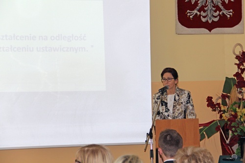 Kształcenie ustawiczne na odległość wymogiem przyszłości