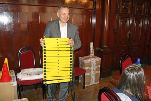 Nowy sprzęt sportowy dla legnickich szk&oacute;ł