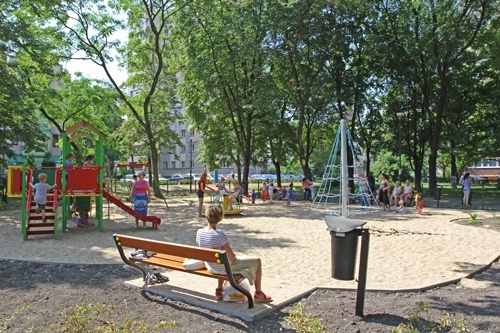 &bdquo;Sportowe miasteczko&rdquo; &ndash; plac zabaw i teren rekreacyjny przy ul. Wierzyńskiego w sąsiedztwie Szkoły Podstawowej nr 20 