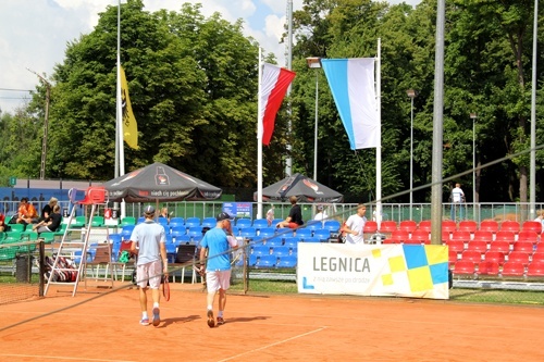 Tygodniowe zmagania młodych tenisist&oacute;w na legnickich kortach