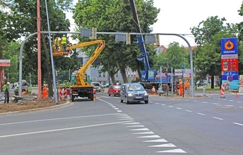 Na skrzyżowaniu Jaworzyńskiej i Muzealnej nowa bramownica