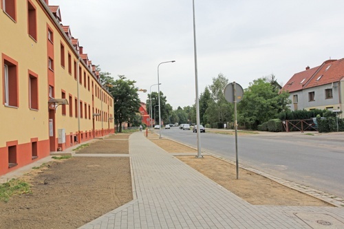 LBO. Mieszkańcy ul. Okrężnej cieszą się z chodnika i oświetlenia