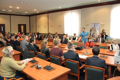 Prezydent zaprezentował Strategię Rozwoju Legnicy na lata 2015-2020 Plus seniorom i młodzieży