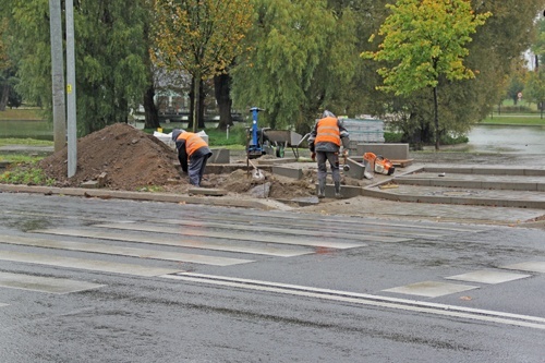 Zjazd dla niepełnosprawnych już w budowie