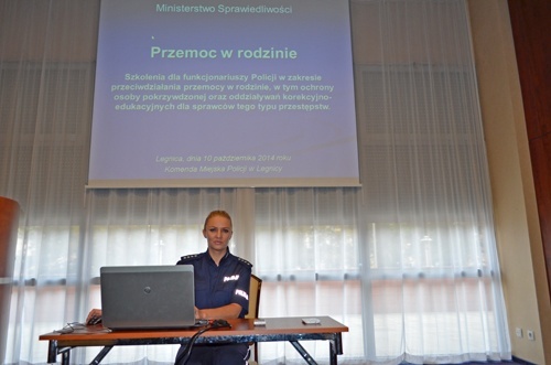 Legniccy policjanci przeciw przemocy w rodzinie.  Wkrótce konferencja na ten temat