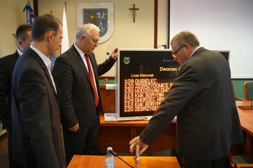 Inteligentne miasto. Trwa budowa Zintegrowanego systemu  zarządzania ruchem i transportem publicznym