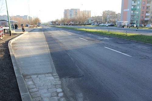 Na Piłsudskiego nowa zatoka z chodnikiem i ścieżką rowerową 