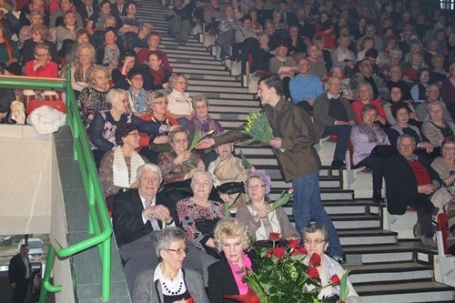 Legniczanie &ndash; legniczankom  w niezapomniany sobotni wiecz&oacute;r