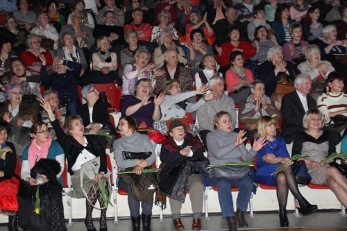 Legniczanie &ndash; legniczankom w niezapomniany sobotni wiecz&oacute;r