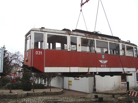 Historyczny tramwaj powr&oacute;ci do świetności 7