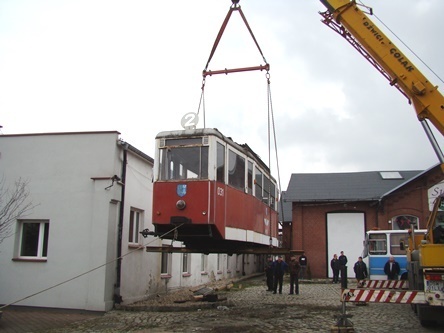 Historyczny tramwaj powr&oacute;ci do świetności 8