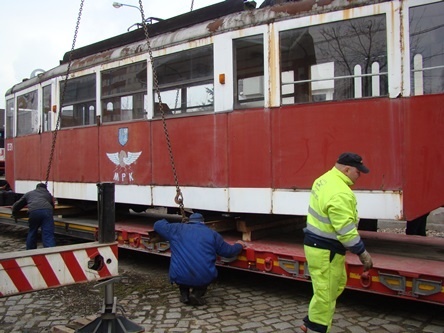 Historyczny tramwaj powr&oacute;ci do świetności 9