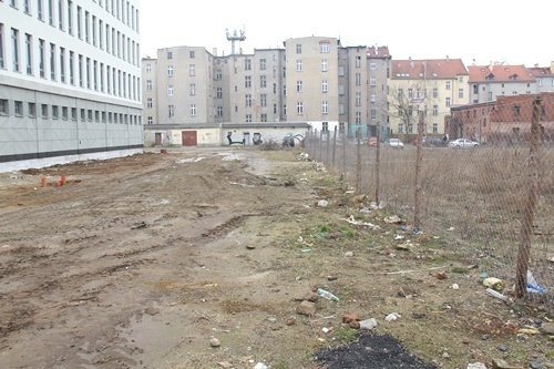 Rozpoczęła się budowa dr&oacute;g i chodnik&oacute;w w rejonie Wrocławskiej