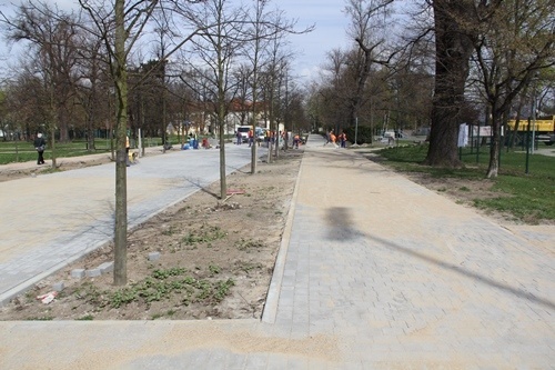 Park pięknieje na wiosnę 7