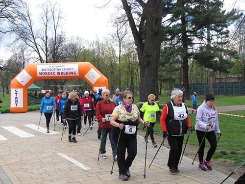 Mistrzowie Nordic Walking 3