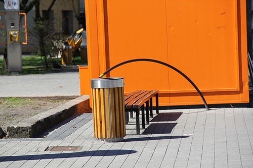 Przybywa pojemnik&oacute;w na śmieci&hellip; i śmieci wok&oacute;ł nich 2