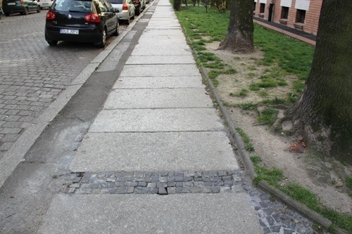 Kolejny chodnik w mieście będzie jak nowy 6