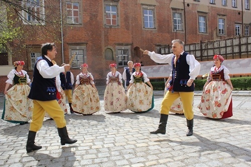 Prastary Zamek Piastowski zaprasza 10