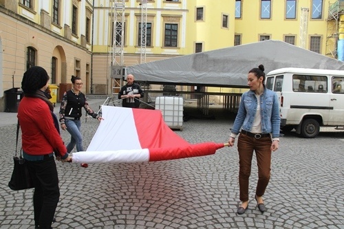 100 metr&oacute;w biało-czerwonej na Święto Flagi 1