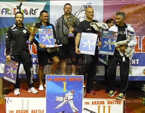 20 medali legnickich taekwondok&oacute;w 4