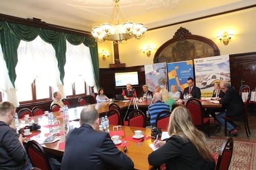 Taniej, szybciej, wygodniej. Zintegrowany bilet na kolej i komunikację miejską w Legnicy 7