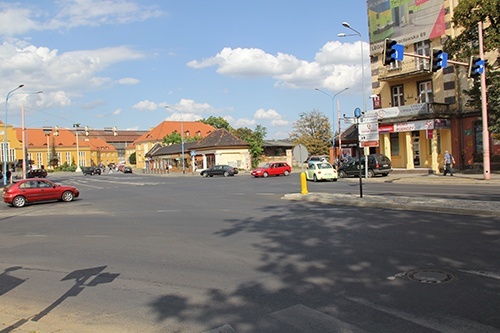 Trwa modernizacja legnickich skrzyżowań. Policja pomaga w ruchu