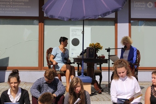Legniczanie wzięli udział w Narodowym Czytaniu &bdquo;Lalki&rdquo; 5