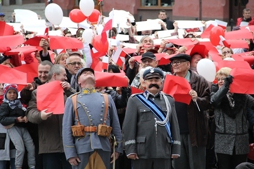 Tłumnie i patriotycznie  6