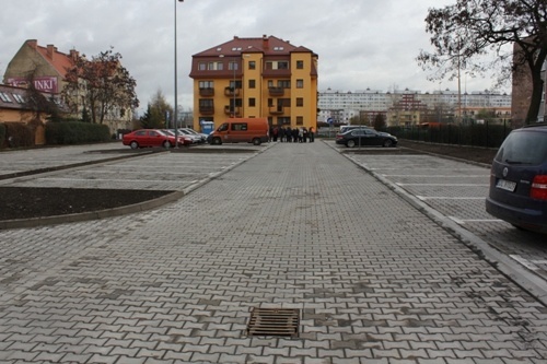 przebudowa polarnej parkingow