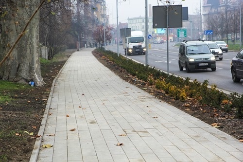 chodnik przy ul. Witelona
