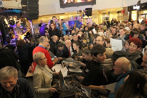 Legnicki kalendarz 2016 trafił do mieszkańc&oacute;w 6